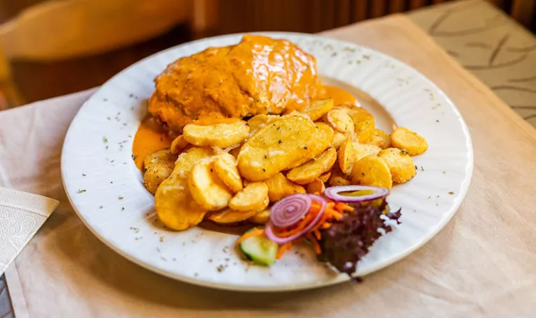 Schnitzel mit Kartoffelchips